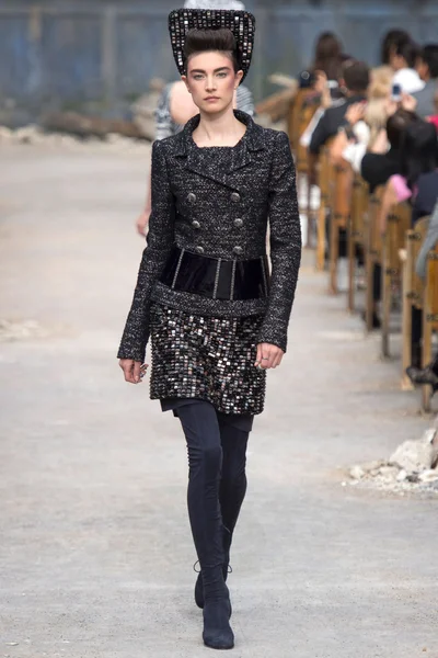 Look 33